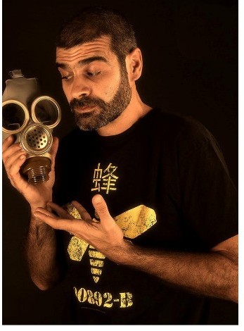 Oswaldo Digón presenta «gente triste, la comedia», teatro en A Coruña