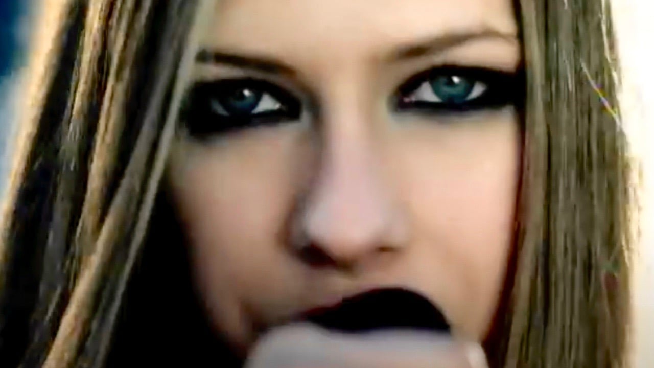 Avril Lavigne planea dirigir una película basada en su canción ‘Sk8er Boi’