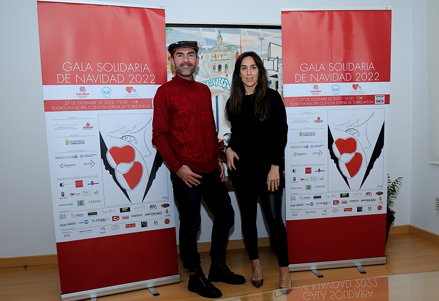 Gala Solidaria de Navidad 2022 Presentacion JLC Sofia Palencia