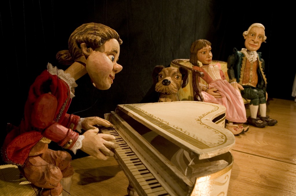 El espectáculo de marionetas ‘Do, re, mi, Mozart juega aquí’ en el Teatro Villa de Molina