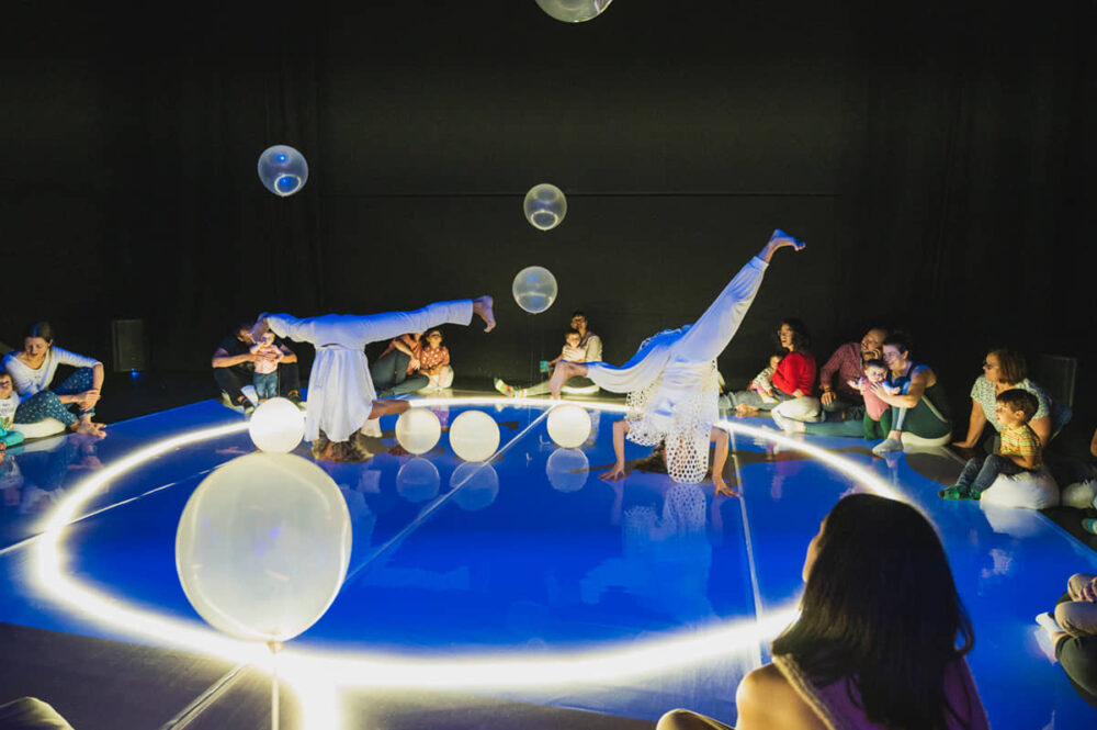 El espectáculo de danza para bebés, «Mímesis» llega a la Sala Ártika de Vigo