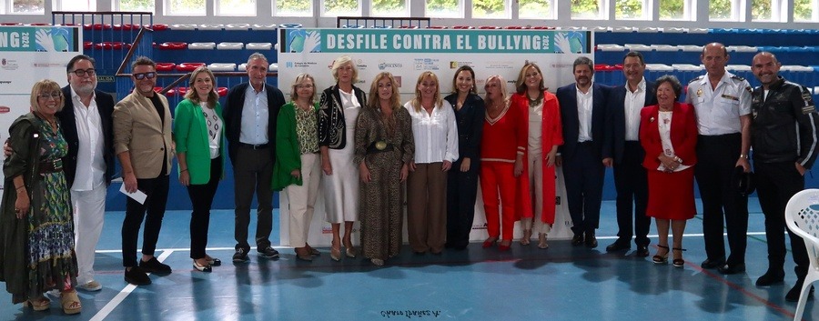 Desfile Bullying 2024 Foto grupo asistentes