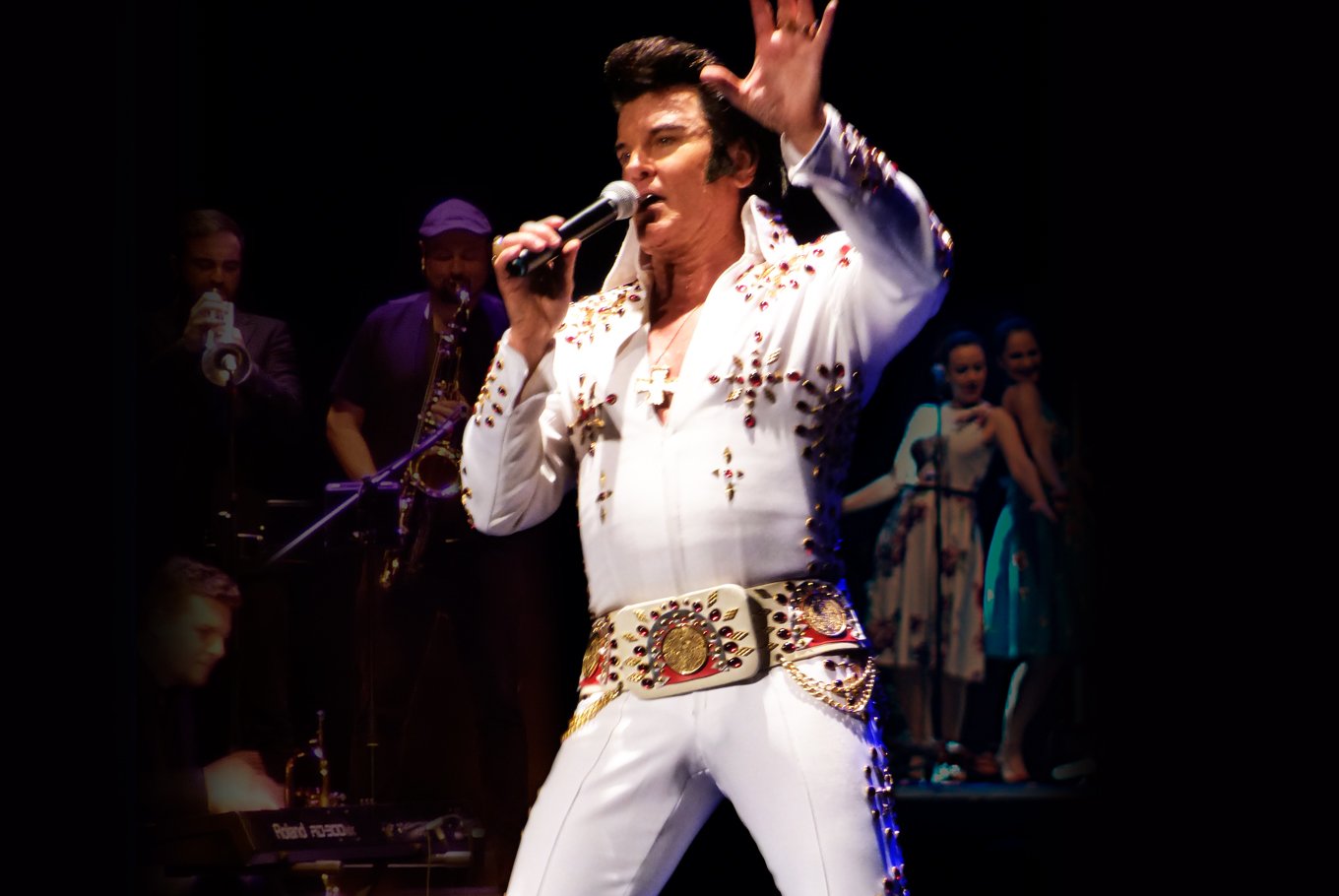Elvis Vive en Paterna: Greg Miller rinde homenaje al Rey del Rock con un concierto tributo.