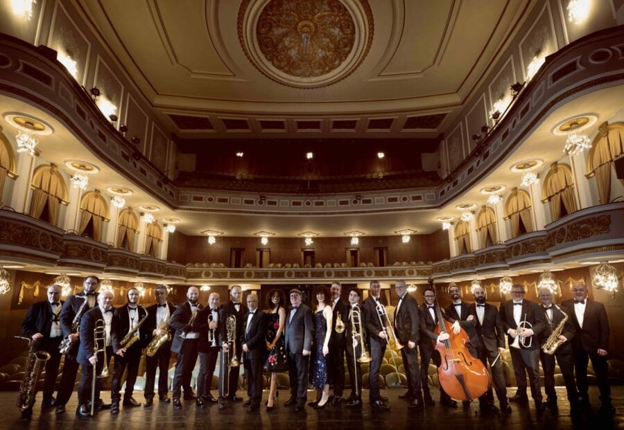 Concierto de la orquesta de jazz Savoy Club Big Band en Pontevedra