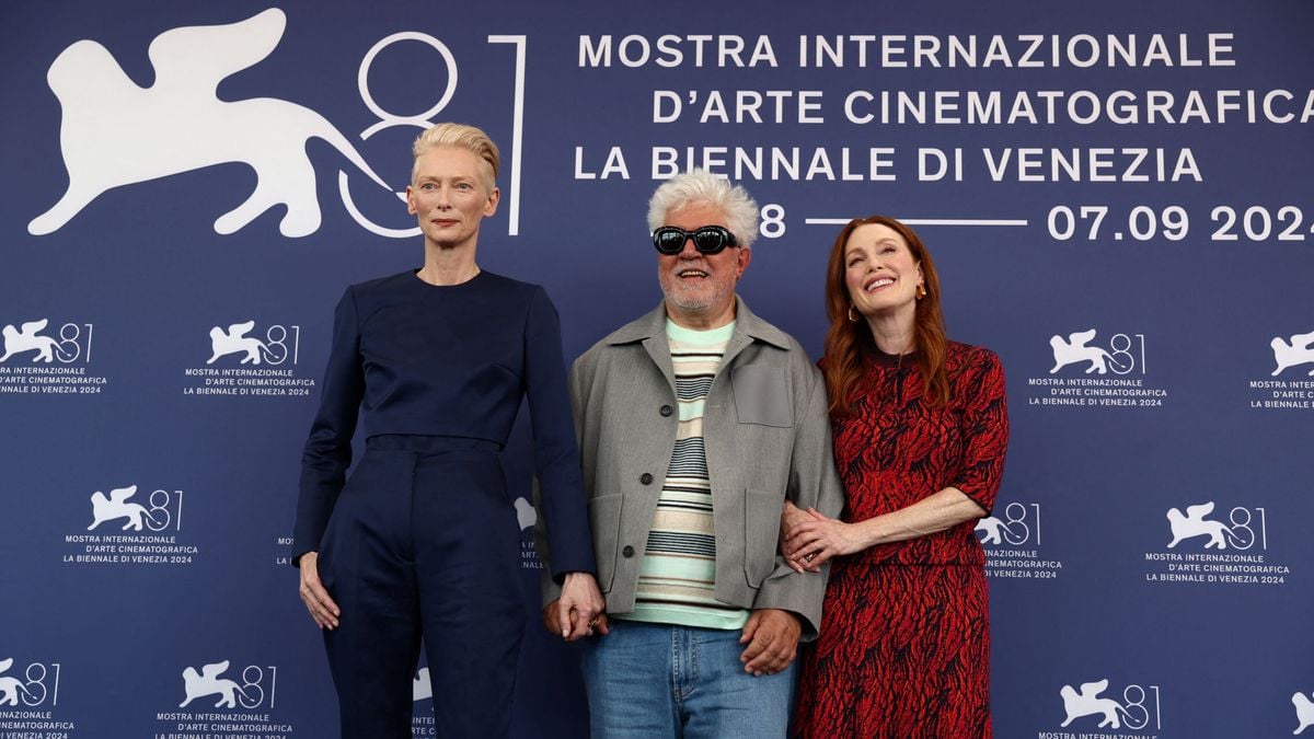 Almodóvar emociona con 'La Habitación de al lado' en el Festival de Venecia