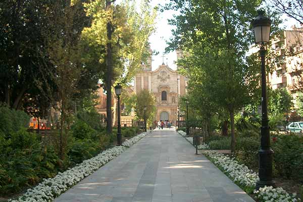 jardin de floridablanca vista iglesia del carmen